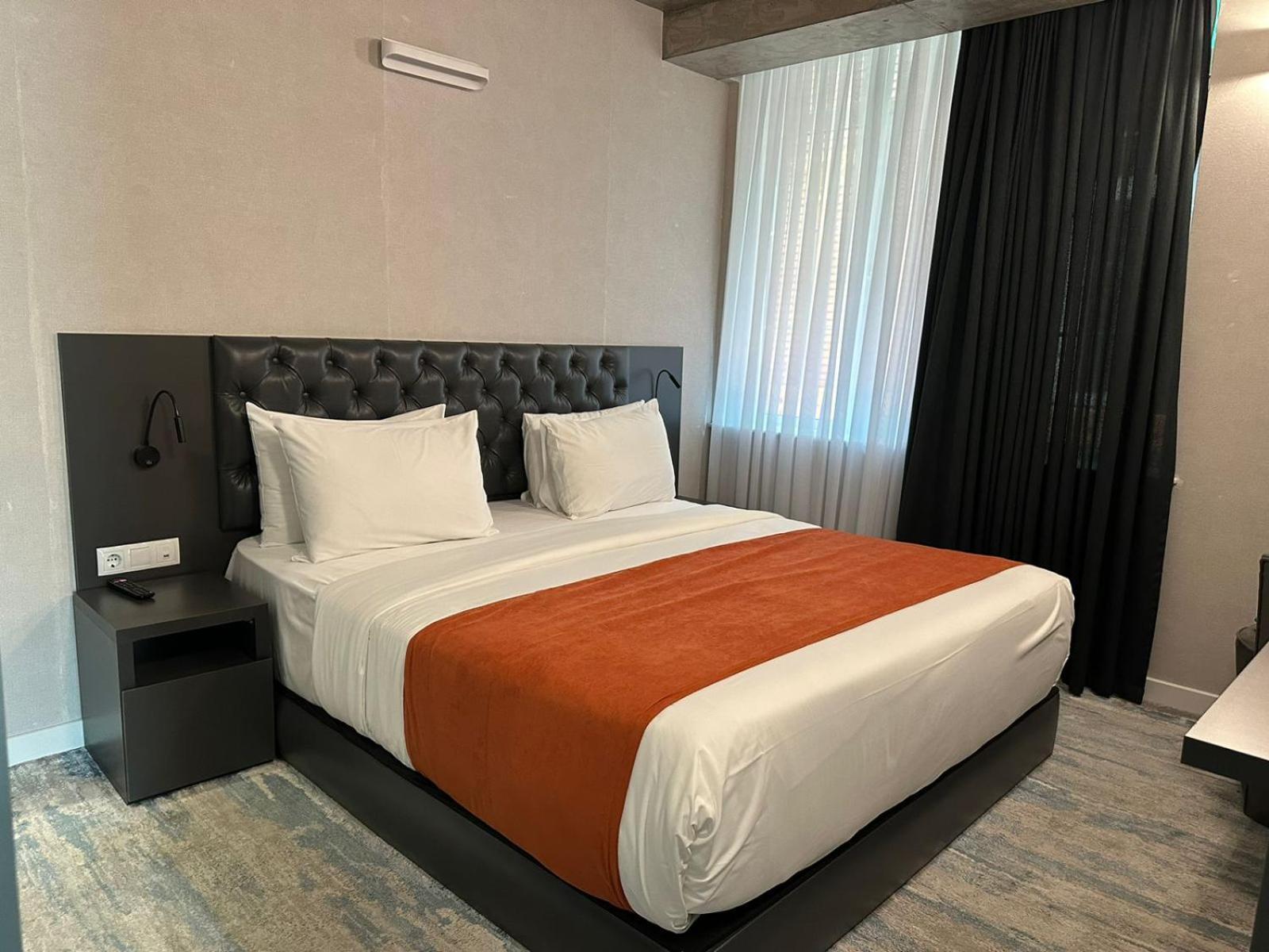 M 1 T Hotel Tiflis Exterior foto