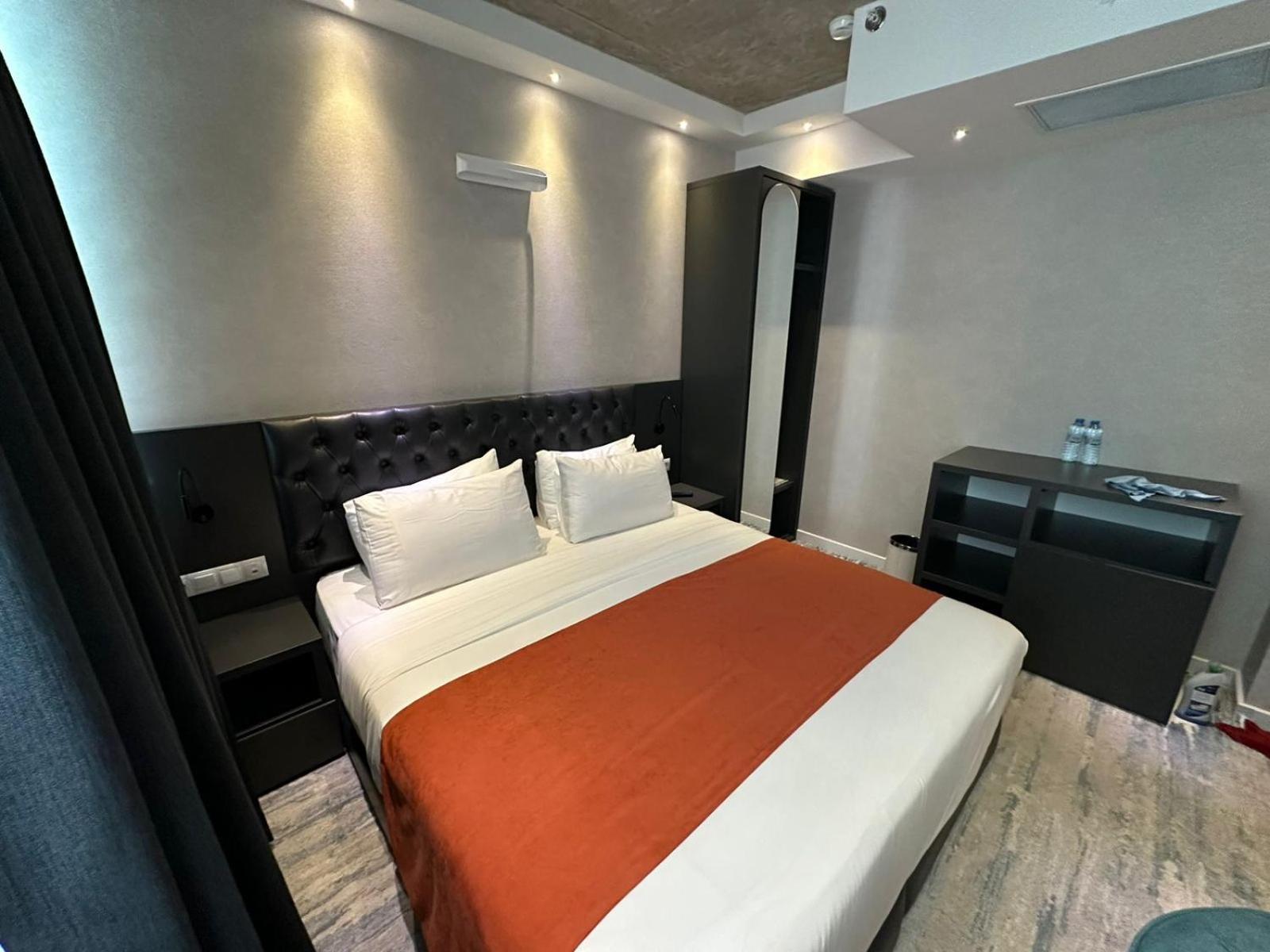 M 1 T Hotel Tiflis Exterior foto