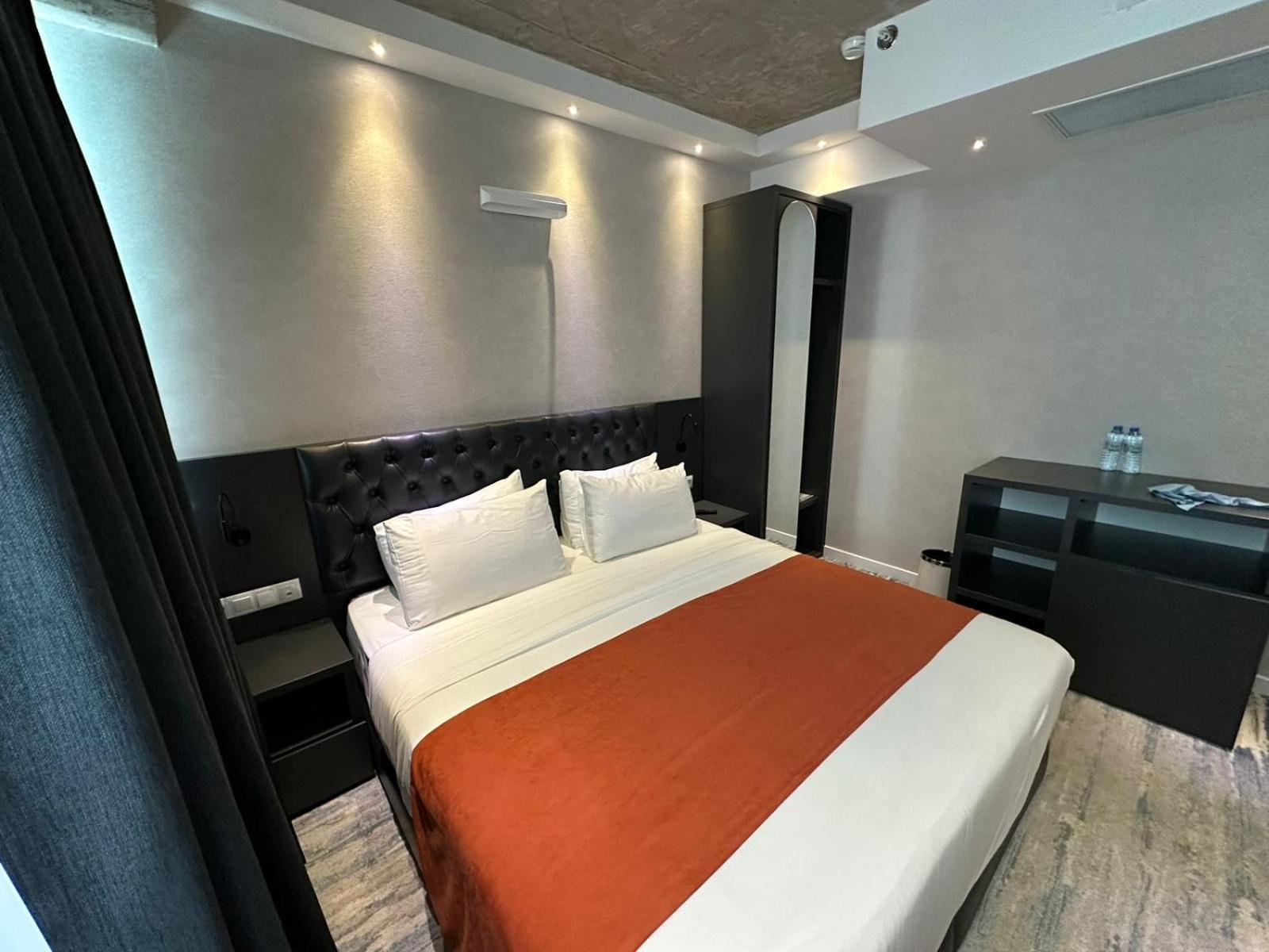 M 1 T Hotel Tiflis Exterior foto