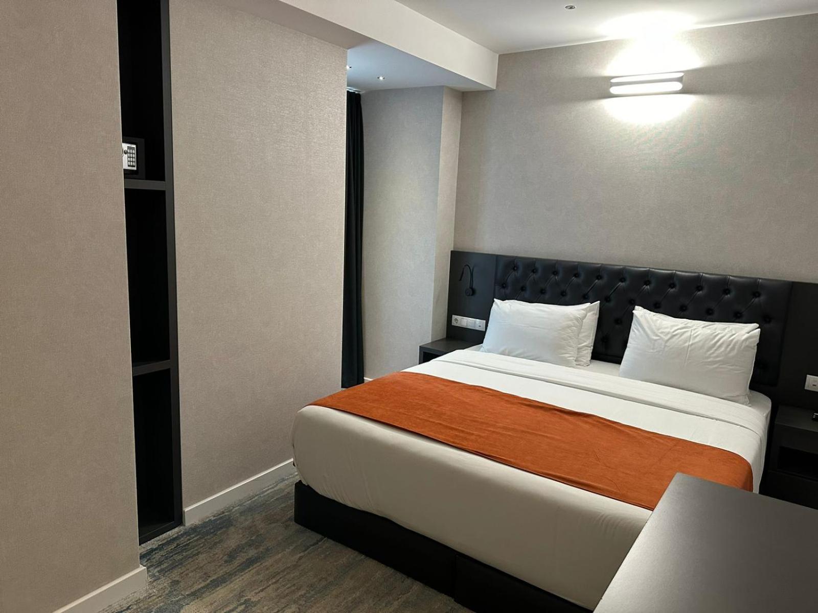 M 1 T Hotel Tiflis Exterior foto