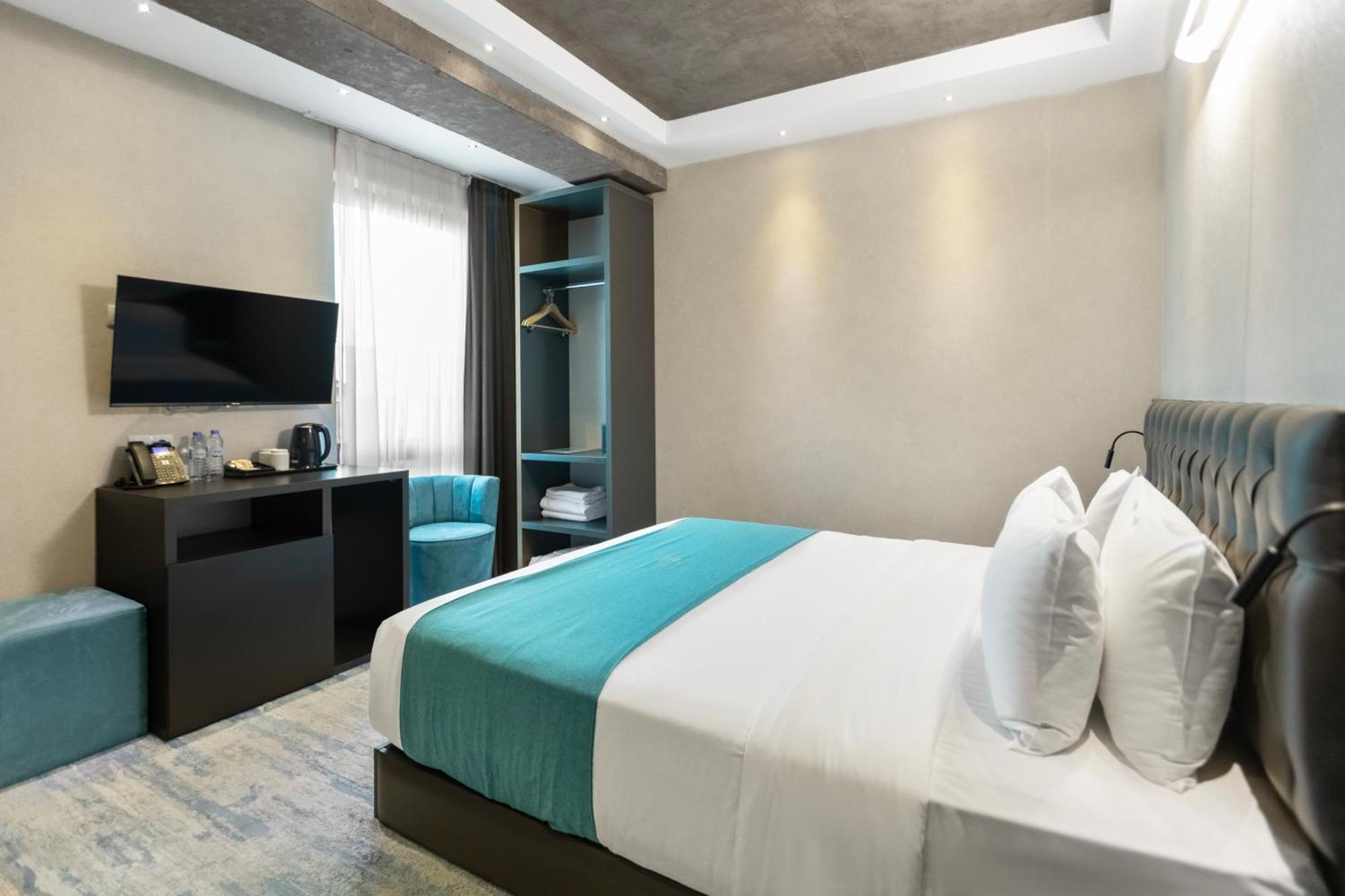 M 1 T Hotel Tiflis Exterior foto