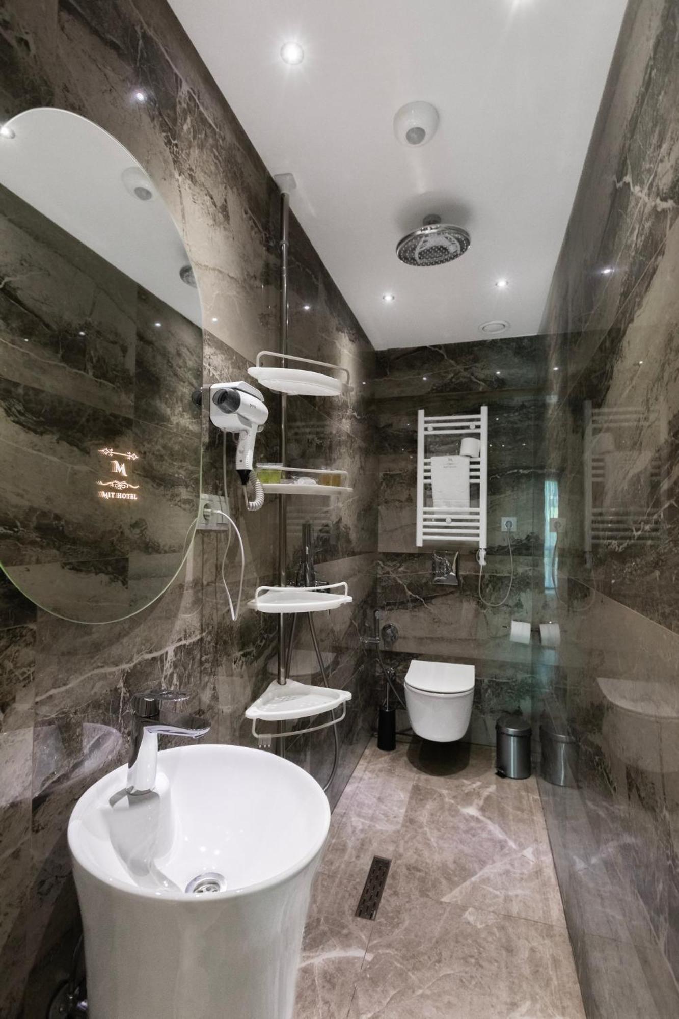 M 1 T Hotel Tiflis Exterior foto