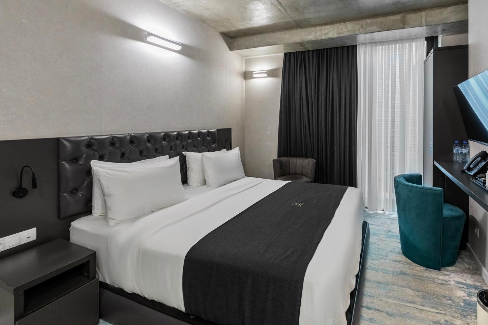 M 1 T Hotel Tiflis Exterior foto