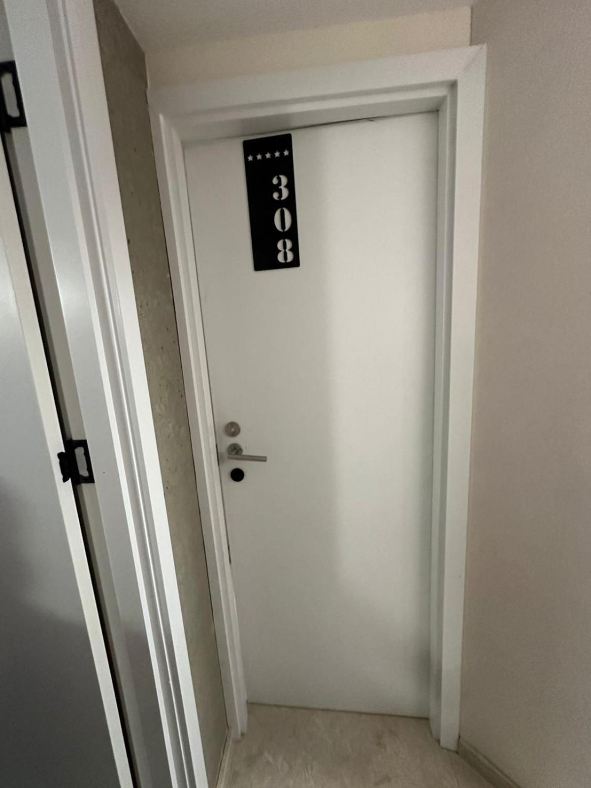 M 1 T Hotel Tiflis Exterior foto