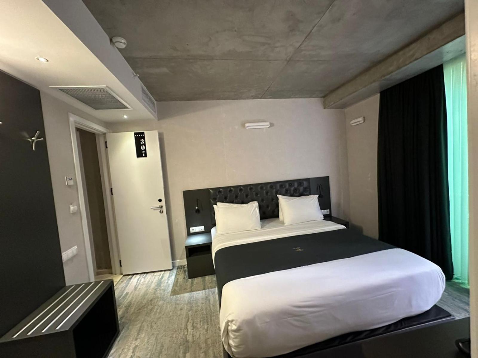 M 1 T Hotel Tiflis Exterior foto
